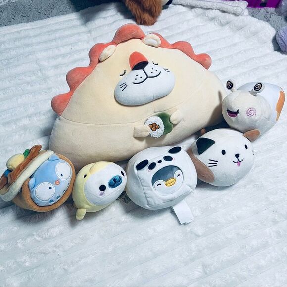 MINISO & Sanrio plushies
